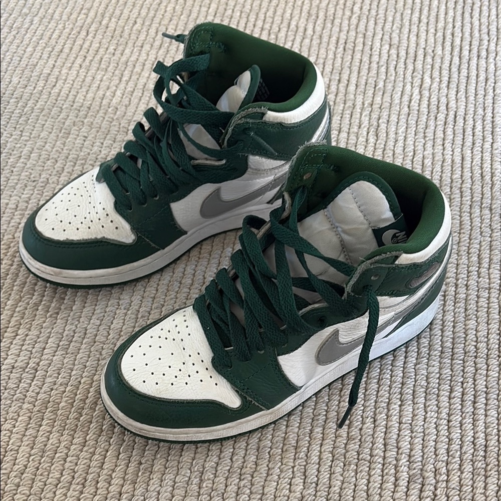 Nike Men's Green and White Sneakers